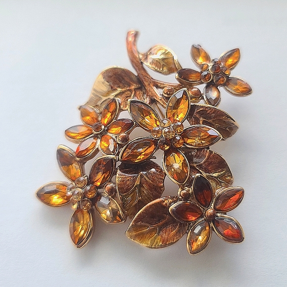 LC Flowers and Leaves with Gems Accents Brooch Gold Tone - Picture 2 of 6